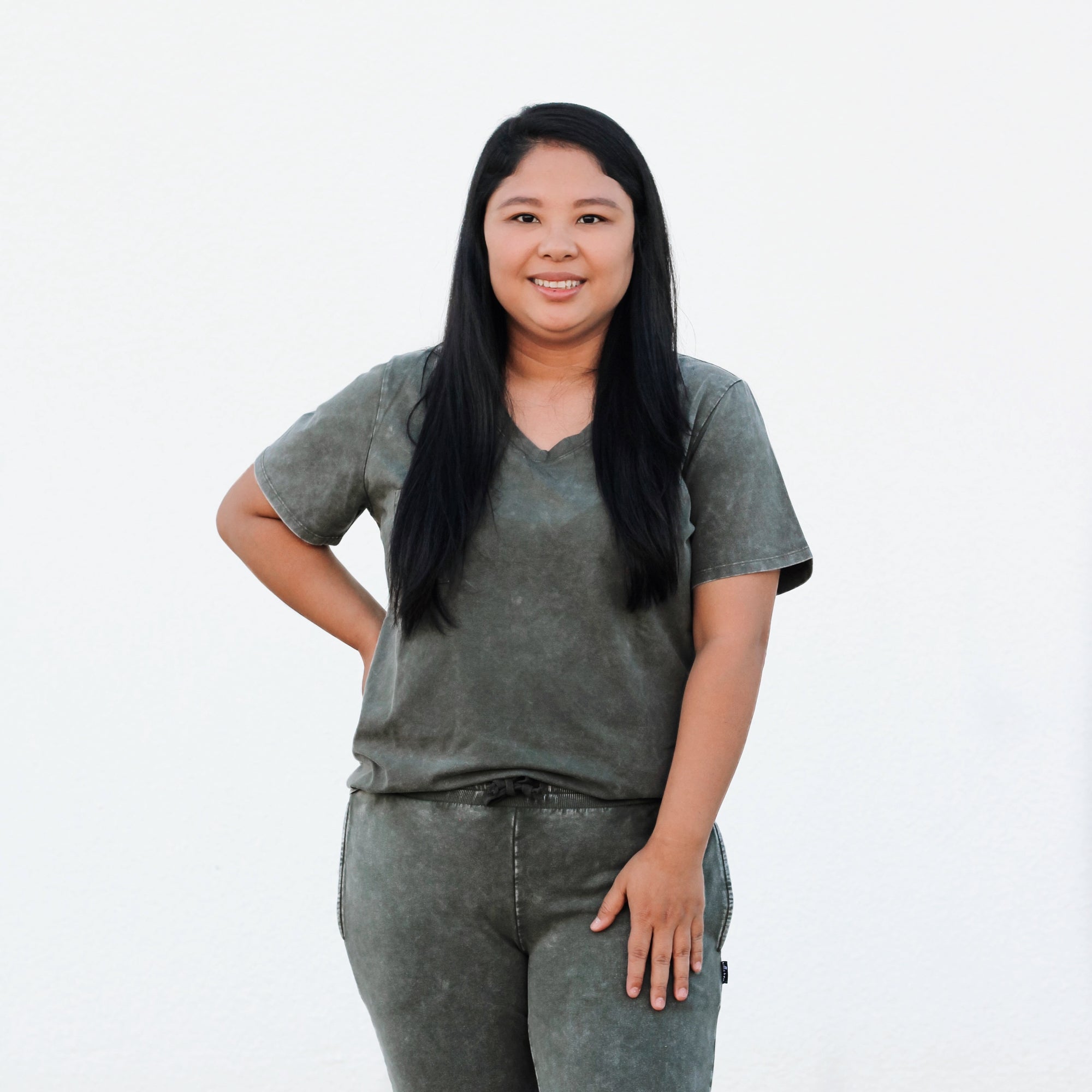 MAMA V-NECK- Moss Snow Wash