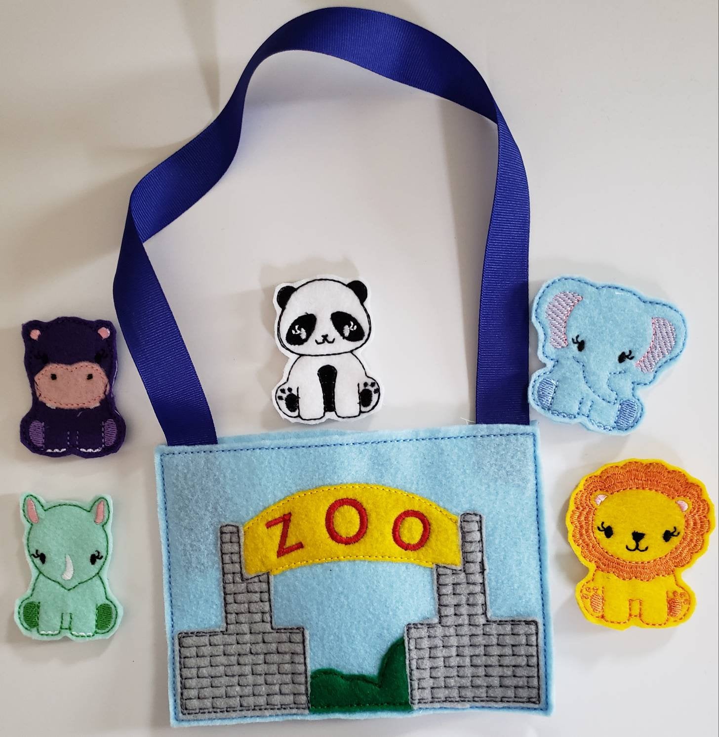 Zoo Animal Finger Puppets -  zoo storage bag - Free Personalization -  Quiet Toy - Busy Bag - Activity Bag - custom colors