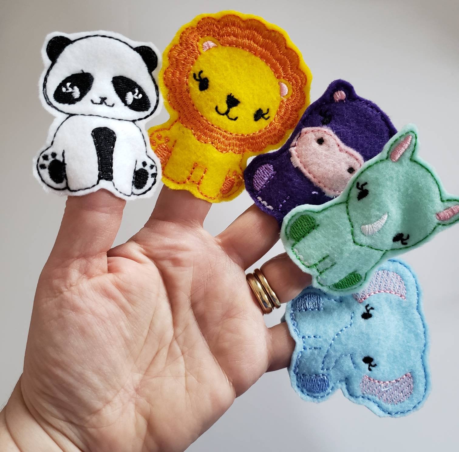 Zoo Animal Finger Puppets -  zoo storage bag - Free Personalization -  Quiet Toy - Busy Bag - Activity Bag - custom colors