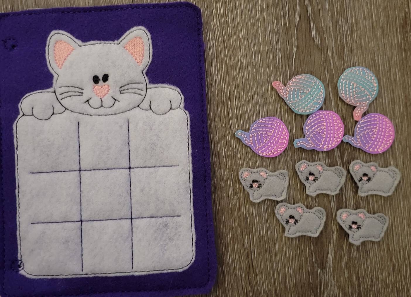Cat Tic Tac Toe Game Board Quiet Book Page with mice and yarn ball pieces - birthday party favor - stocking stuffer - Classic Game
