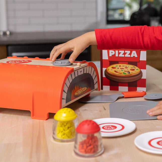 Pretendables Backyard Pizza Oven Set by Fat Brain Toys #FA405-1